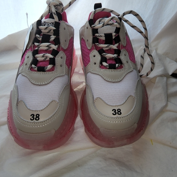 Balenciaga Triple S Clear Sole Sneakers NWB 💖 - Picture 8 of 14